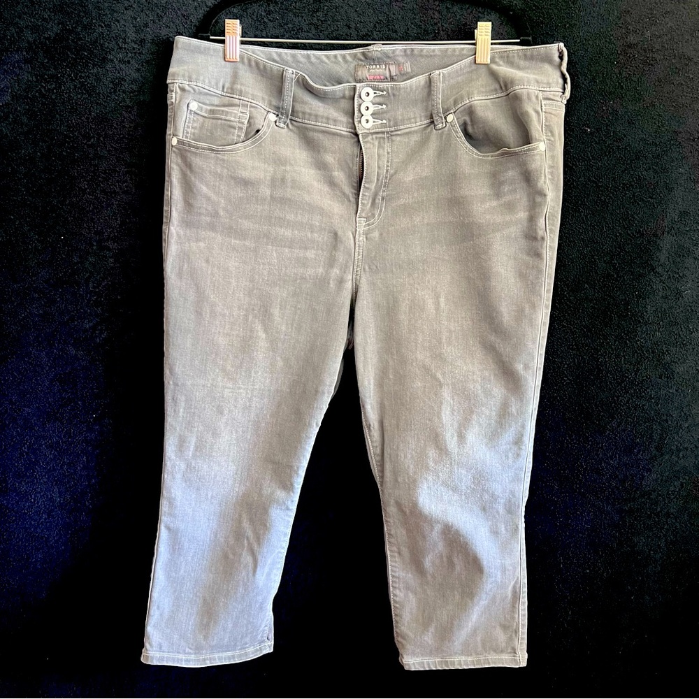 Grey crop Torrid jegging jeans sz. 20
